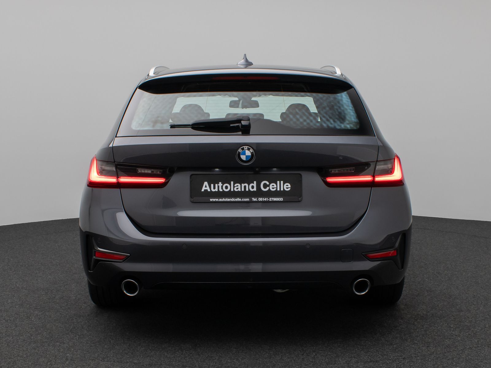 Fahrzeugabbildung BMW 320d Sport Line Panorama Kamera HUD DAB H/K AHK