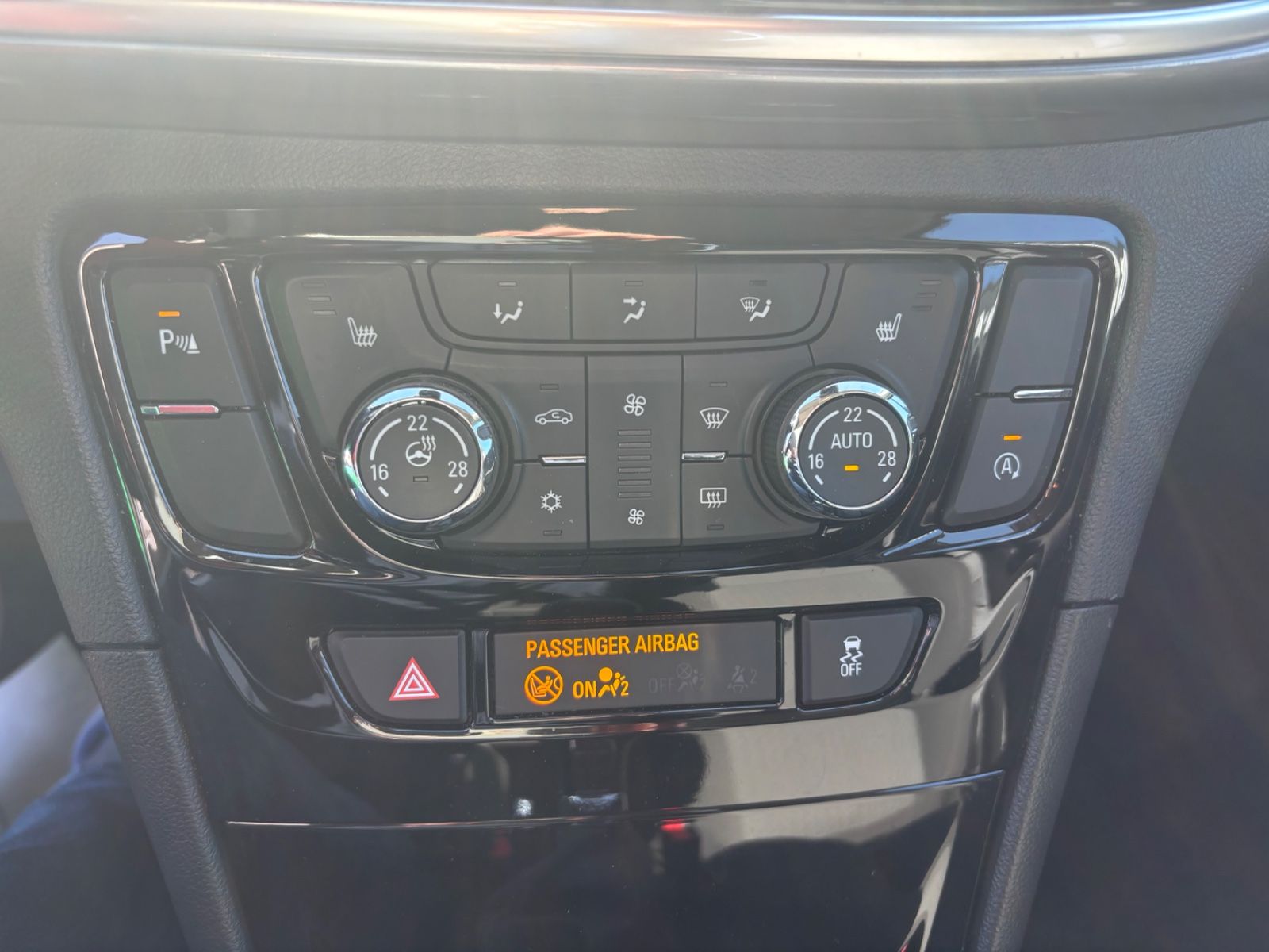Fahrzeugabbildung Opel Mokka X Active Start/Stop
