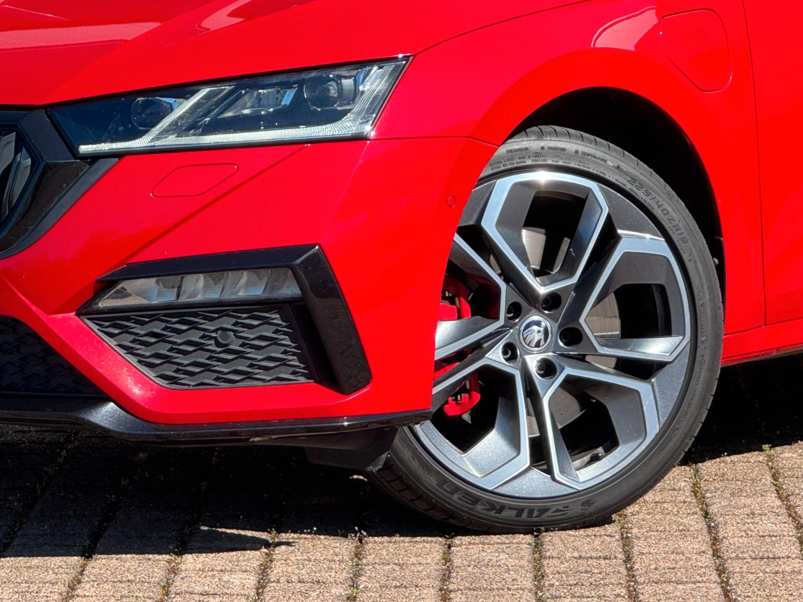 Skoda Octavia Combi RS iV DSG LED HUD CANTON 19´