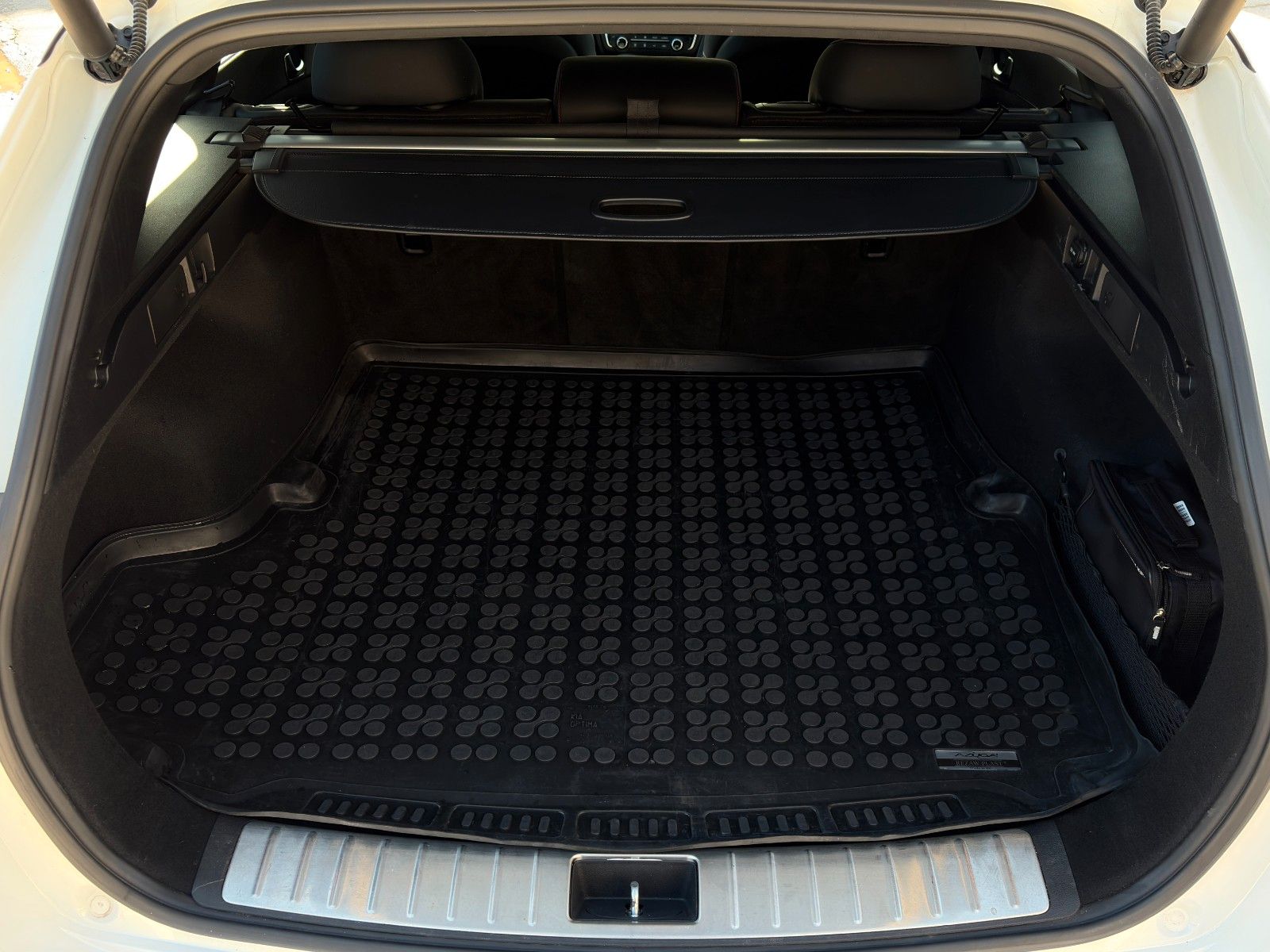 Fahrzeugabbildung Kia Optima SW 1,6 T-GDI DCT GT Pano H&K ACC SHZ LHZ