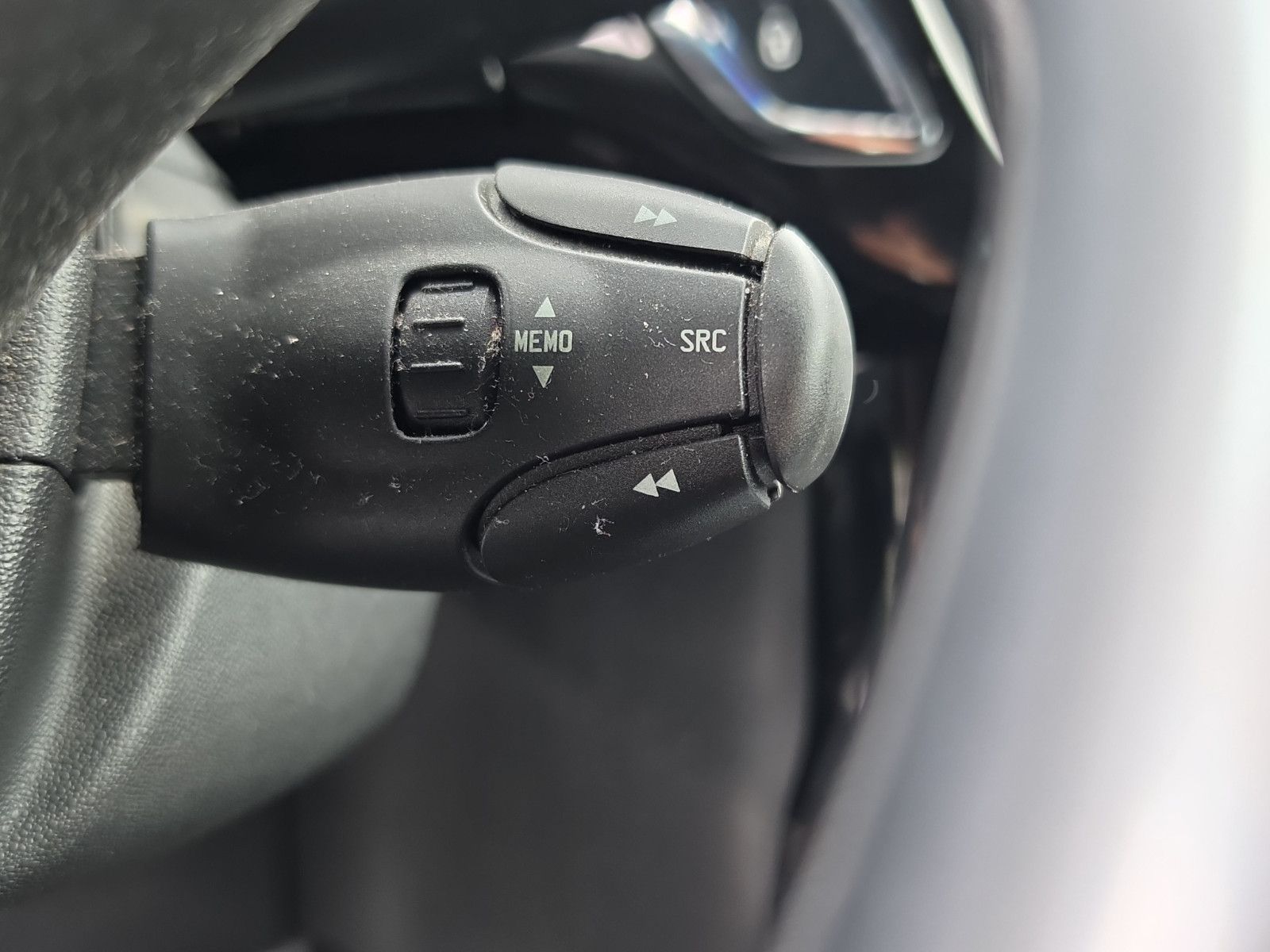 Fahrzeugabbildung Citroën DS3 SoChic SPORTPAKET KLIMA PDC TEMPOMAT