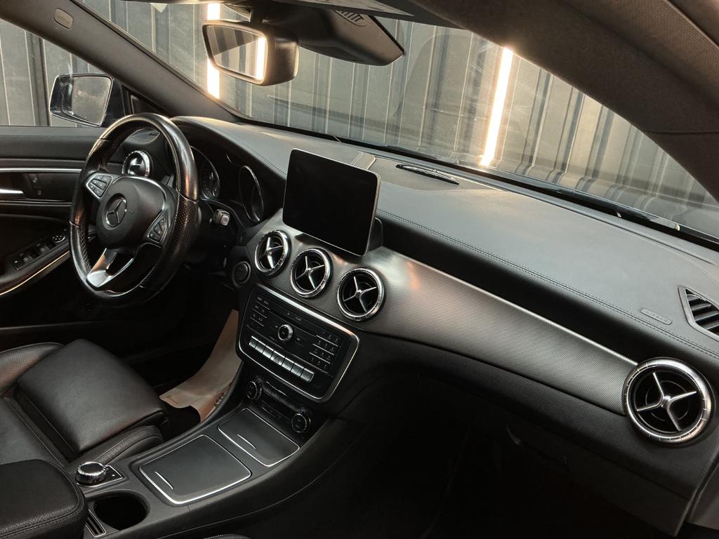 Mercedes-Benz CLA 220