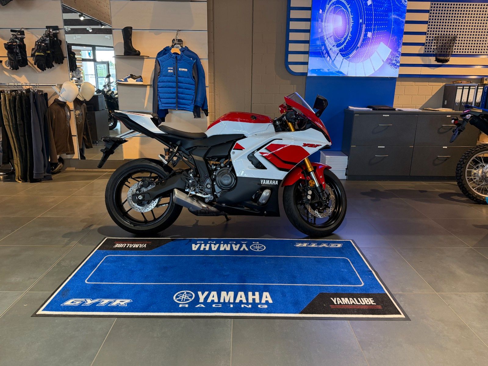 Fahrzeugabbildung Yamaha YZF-R7 Herbst Deals