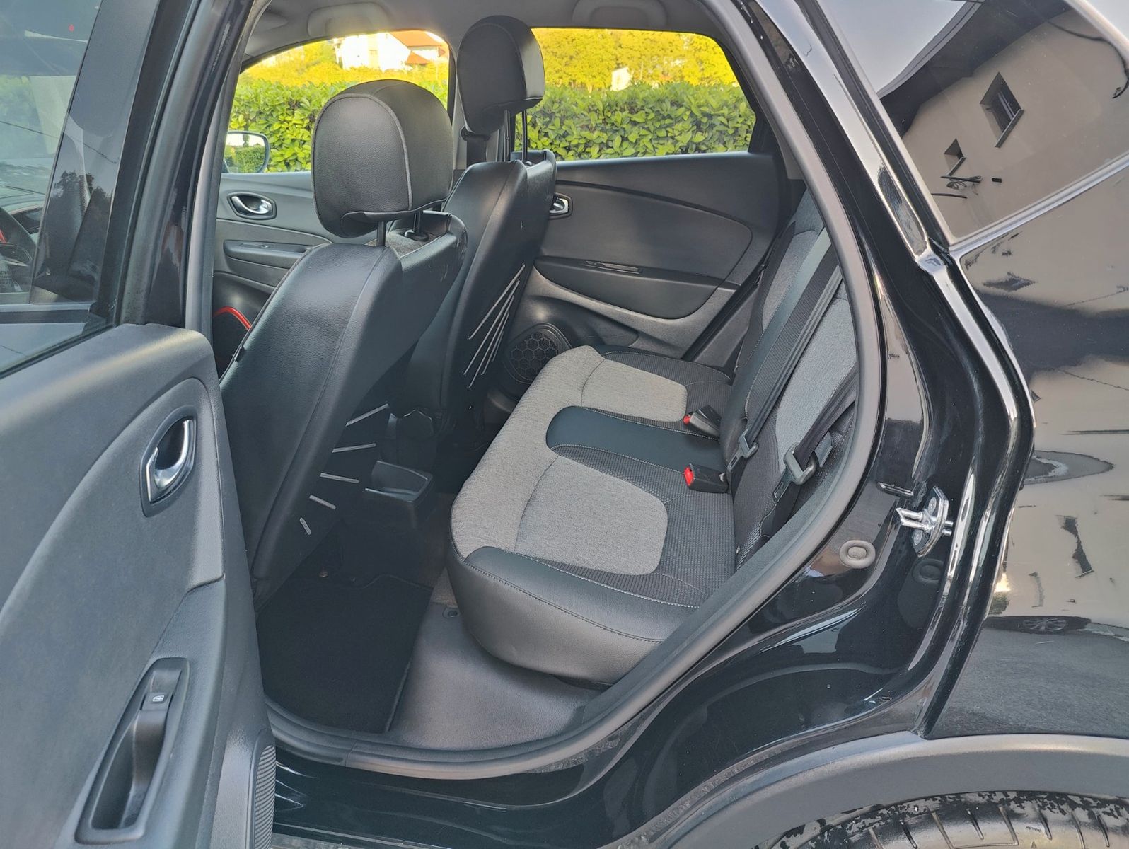 Fahrzeugabbildung Renault Captur Crossborder