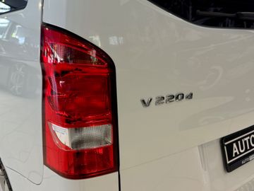 Mercedes V 220 - 9
