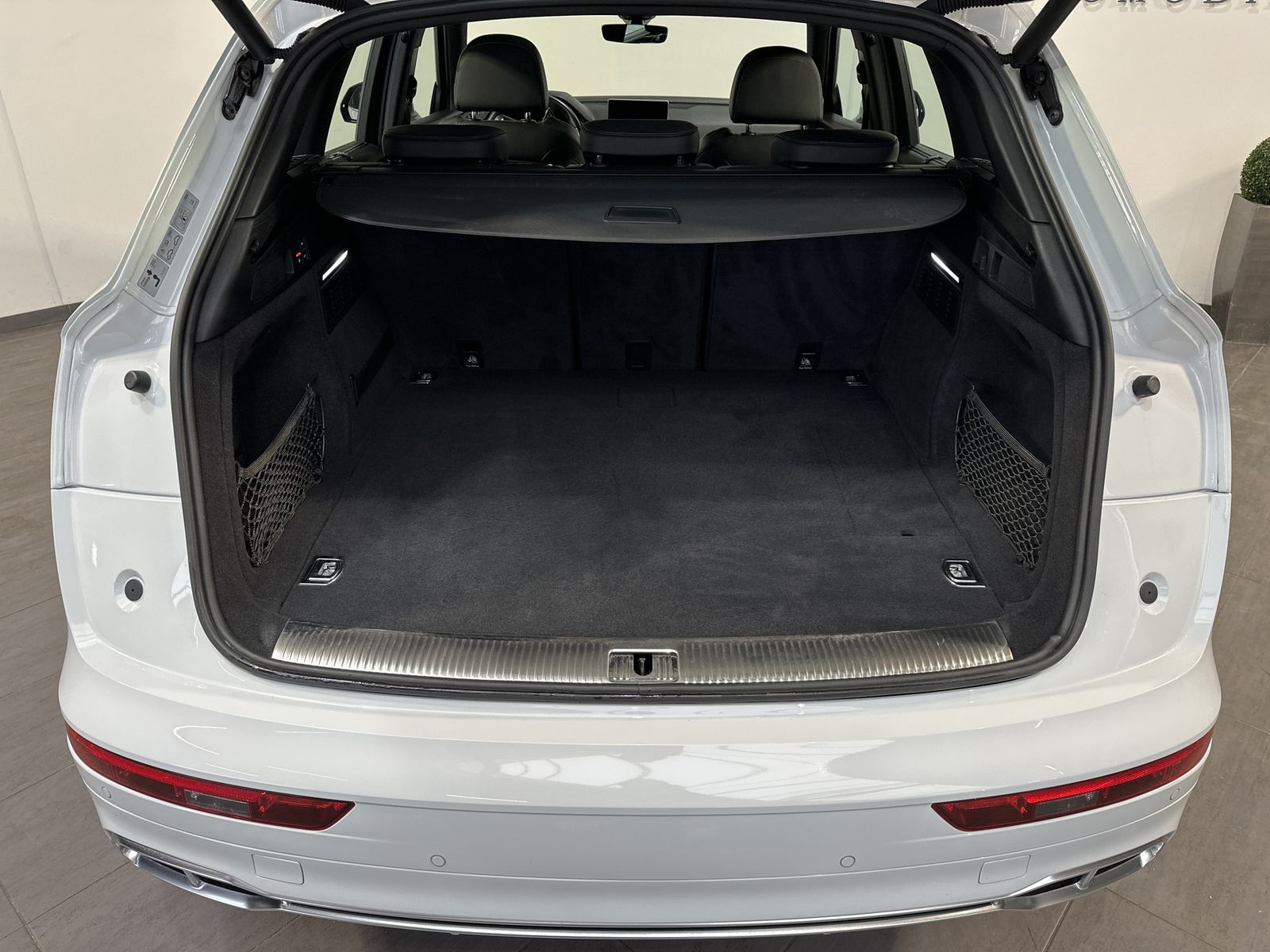 Fahrzeugabbildung Audi Q5 55 TFSIe Qu S-Line NAV+LED+AHK+VCOCK+PANO+SHZ