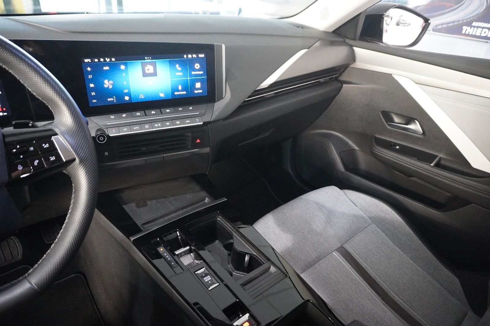 Fahrzeugabbildung Opel Astra L Lim. 1.6 HYBRID ELEGANCE NAVI/KAMERA/AHK