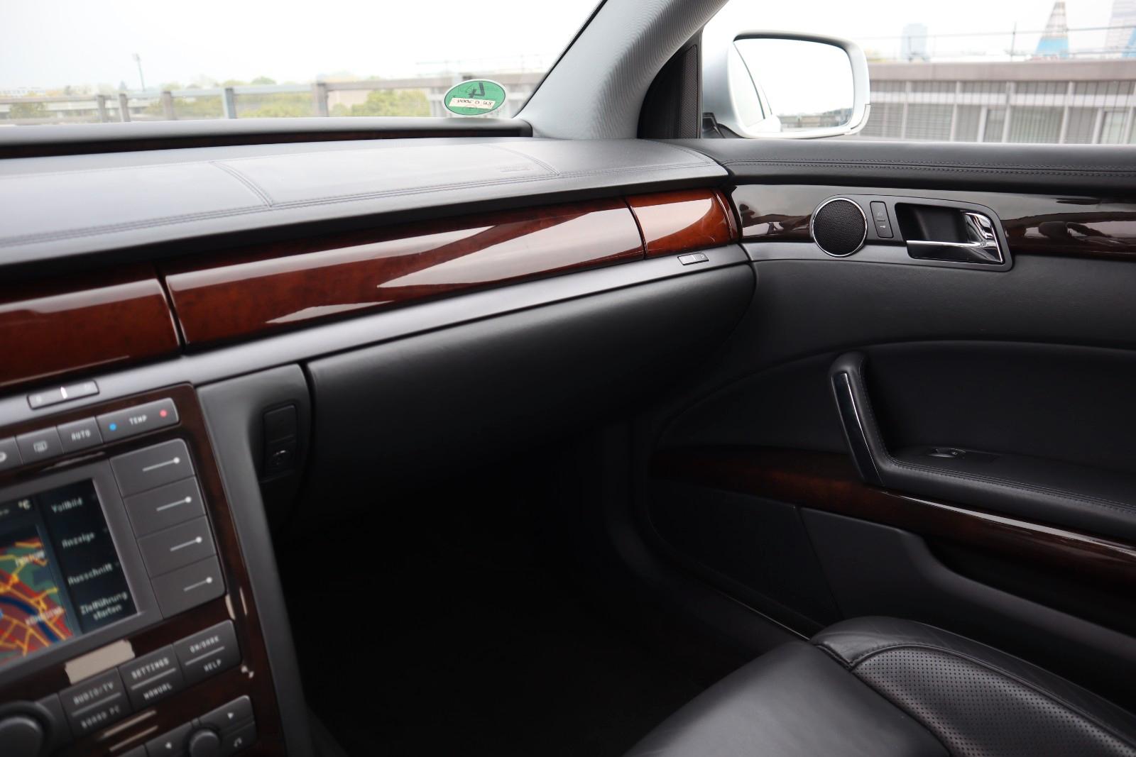 Volkswagen Phaeton 4.2 V8 4MOTION Tiptronic 5-Sitzer