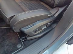 Fahrzeugabbildung Peugeot 3008 Hybrid 136 GT AHK, Active Drive Assist