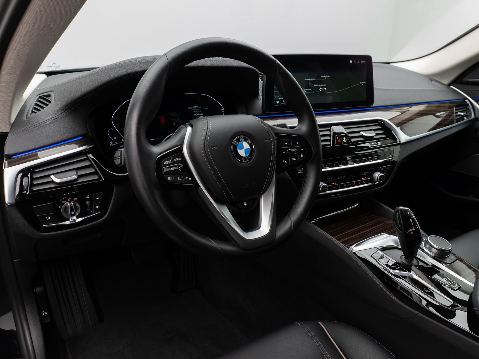 Fahrzeugabbildung BMW 520d Luxury Line Kamera DAB H/K DisplKey Alarm