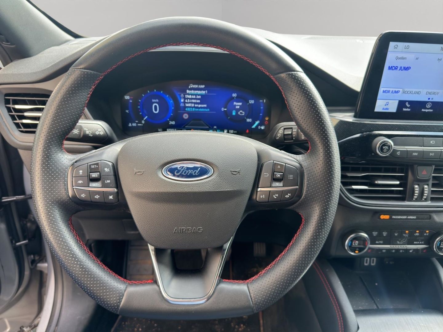 Fahrzeugabbildung Ford Kuga Plug-In Hybrid ST-Line X HUD Navi Leder Dig