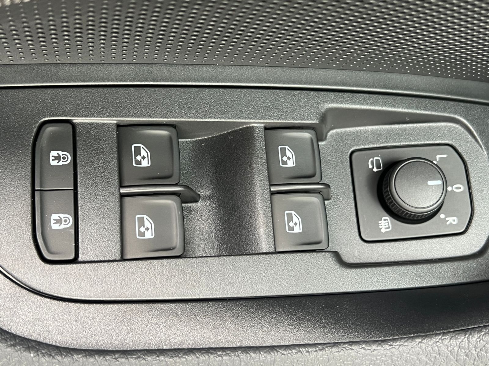 Fahrzeugabbildung SKODA Kodiaq Selection 2.0 TDI DSG *AHK, Kamera, Navi*