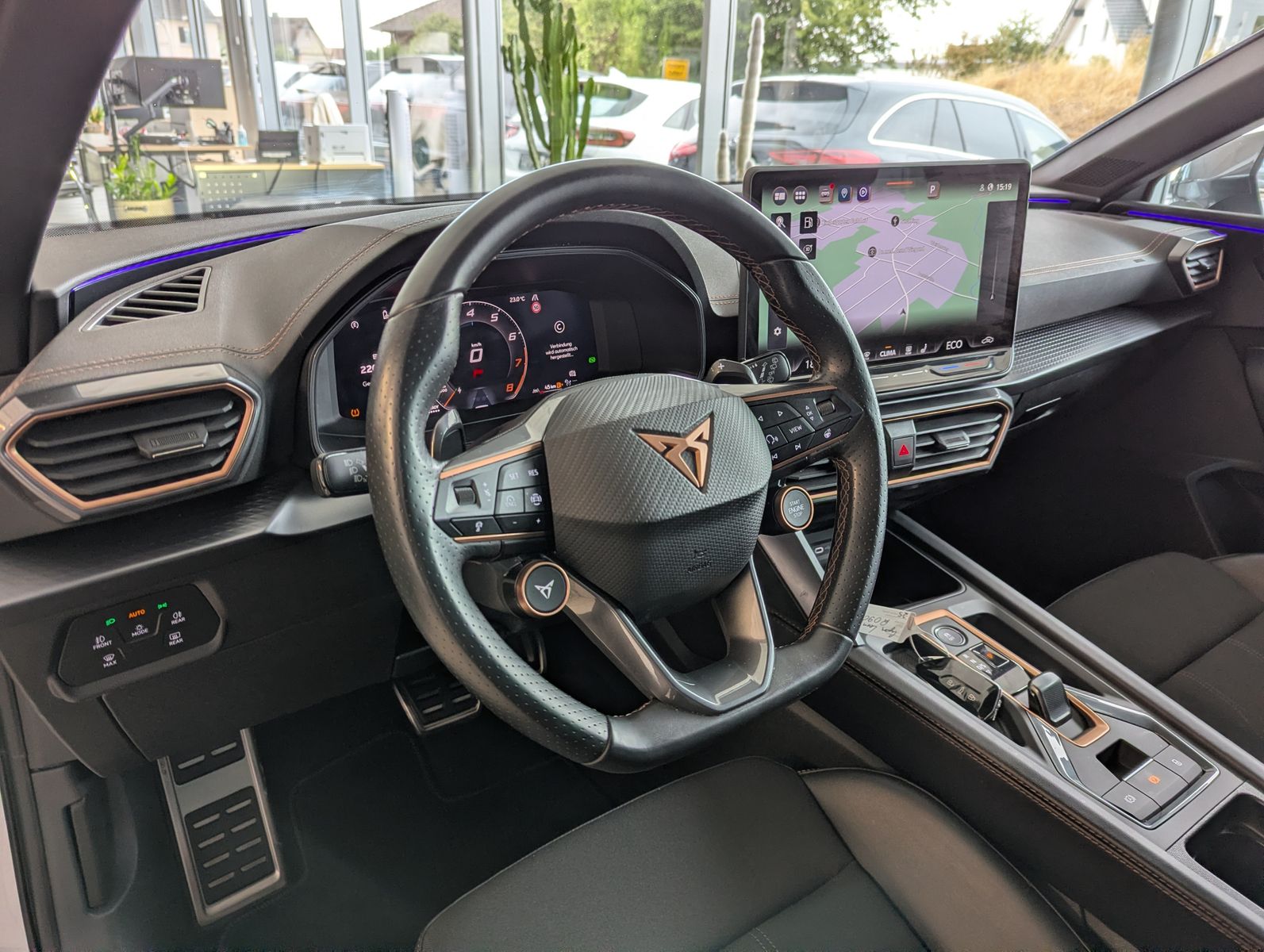 Fahrzeugabbildung CUPRA Leon 1.5 eHybrid Matrix Edge-Intelligent SoH100%