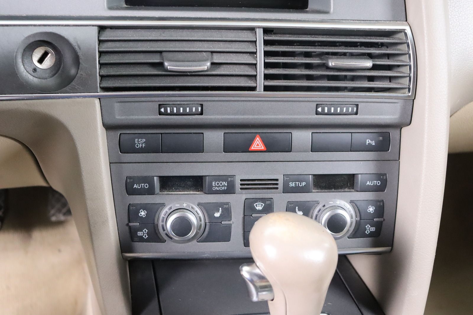 Fahrzeugabbildung Audi A6 3.0 TDI quattro Avant * Bi-Xenon * Memory