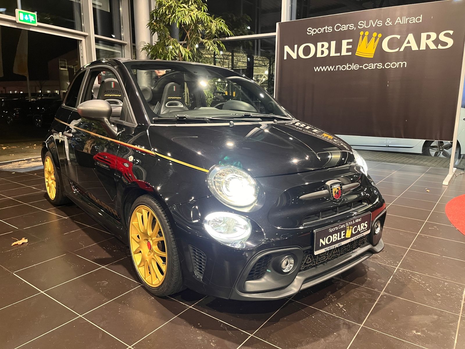 Fahrzeugabbildung Abarth 595C Scorpioneoro Turismo - 2000 Stk weltweit!