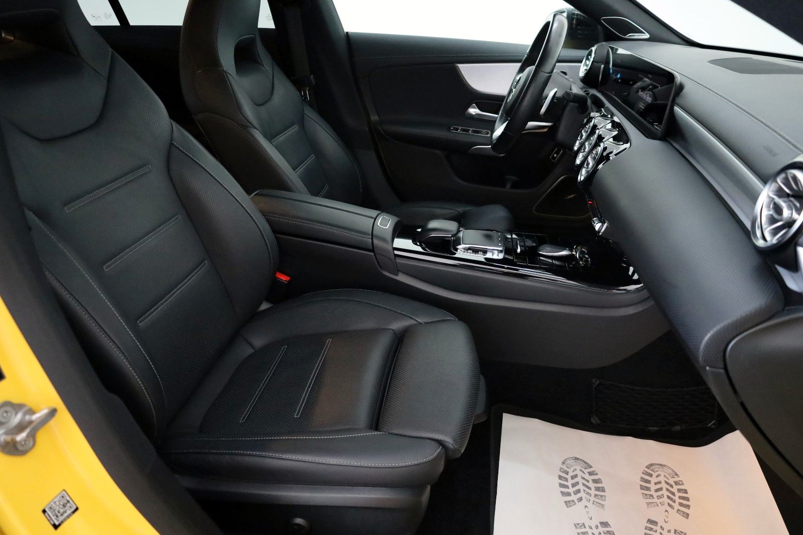 Fahrzeugabbildung Mercedes-Benz CLA 200d SB AMG Leder,Navi,LED,ACC,Burmester,360