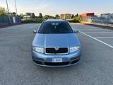 Skoda Fabia 1.4/101CV 16V Wagon Move - Skoda Fabia mit Benzin-Antrieb: Blau, Kombi, 1.4