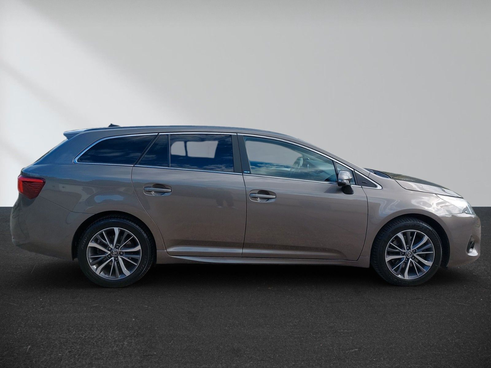Toyota TOURING SPORTS EDITION-S AHK SHZ KLIMA LED TEMPO – Bild 3