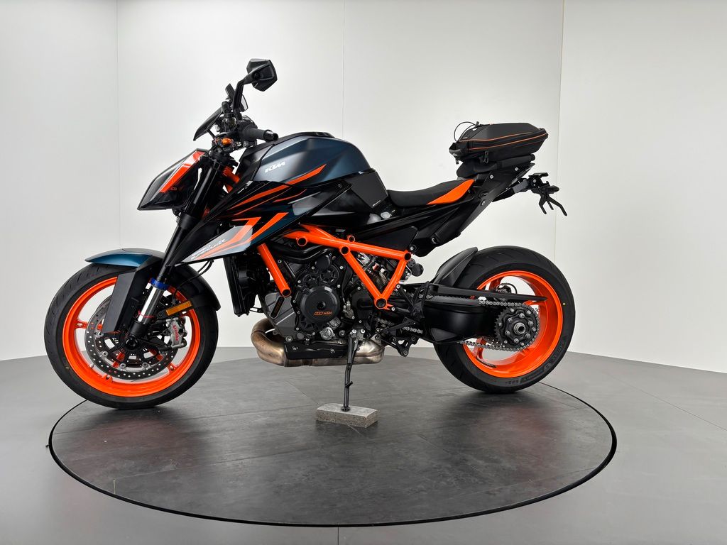 Fahrzeugabbildung KTM 1290 SUPER DUKE R EVO *TECHPACK *AKRA *POWERPART