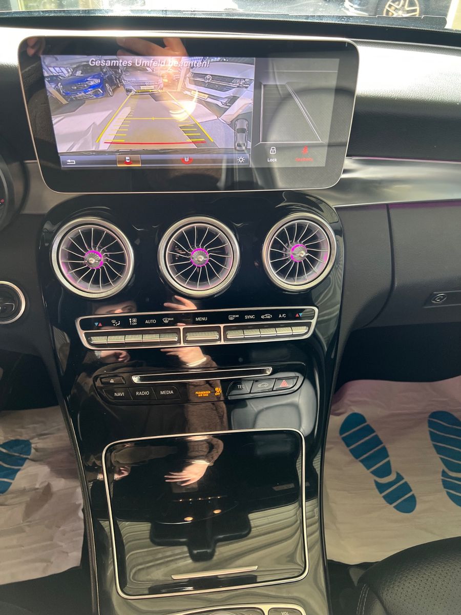 Fahrzeugabbildung Mercedes-Benz C 200 CGI Lim AMG LINE *AMBIENTE*KAMERA*HEAD-UP*