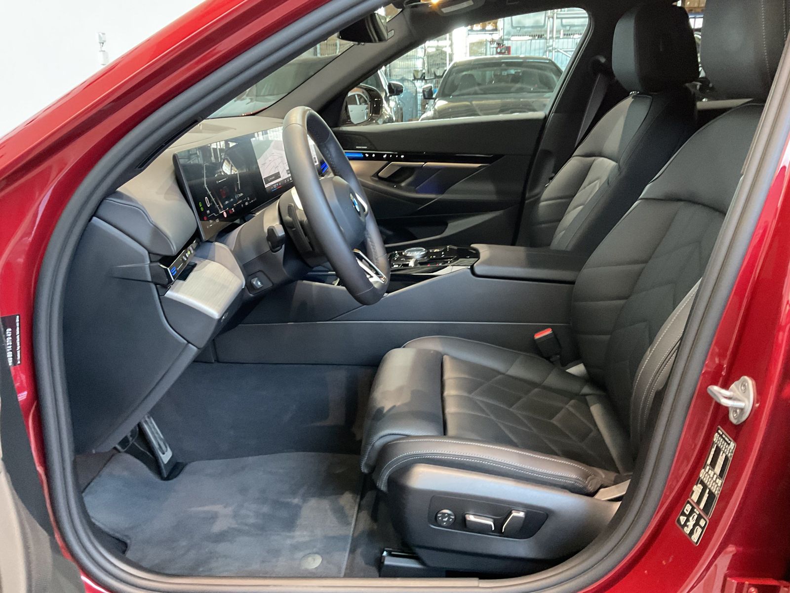 Fahrzeugabbildung BMW 520d xDrive M Sportpaket Pro, Sitzbelüftung, Sta