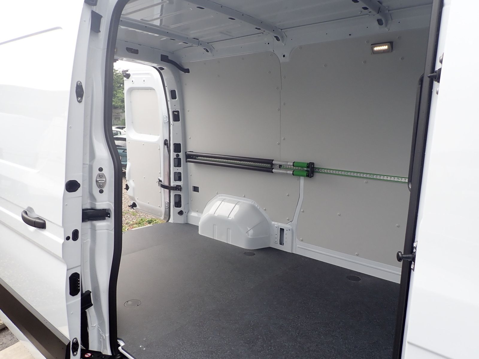 Fahrzeugabbildung Renault Master Kastenwagen FWD Kasten extra L2H2 3,5t Bl