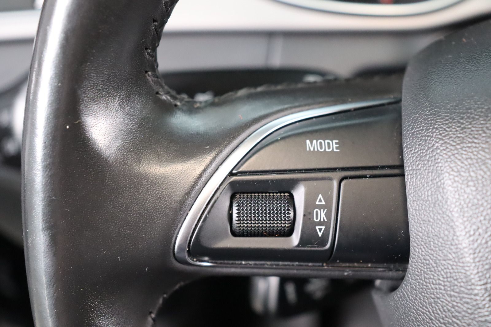 Fahrzeugabbildung Audi A4 3.0 TDI S tronic * Xenon * Navi * el. Sitze