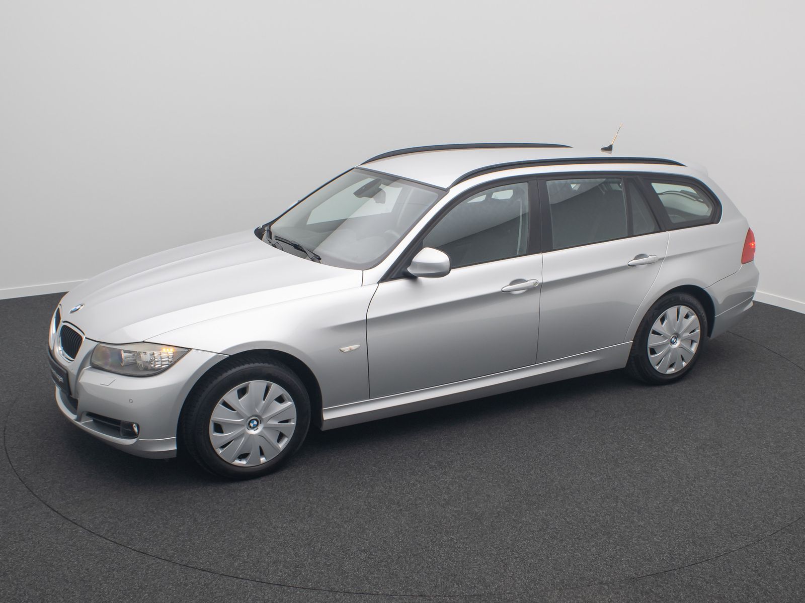Fahrzeugabbildung BMW 320d Tempomat Xenon PDC NaviBusiness Standhzng