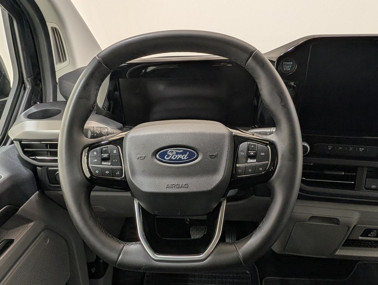 Ford Tourneo Custom 2.0 AT AWD Titanium L2 ACC|Navi|R foto 8