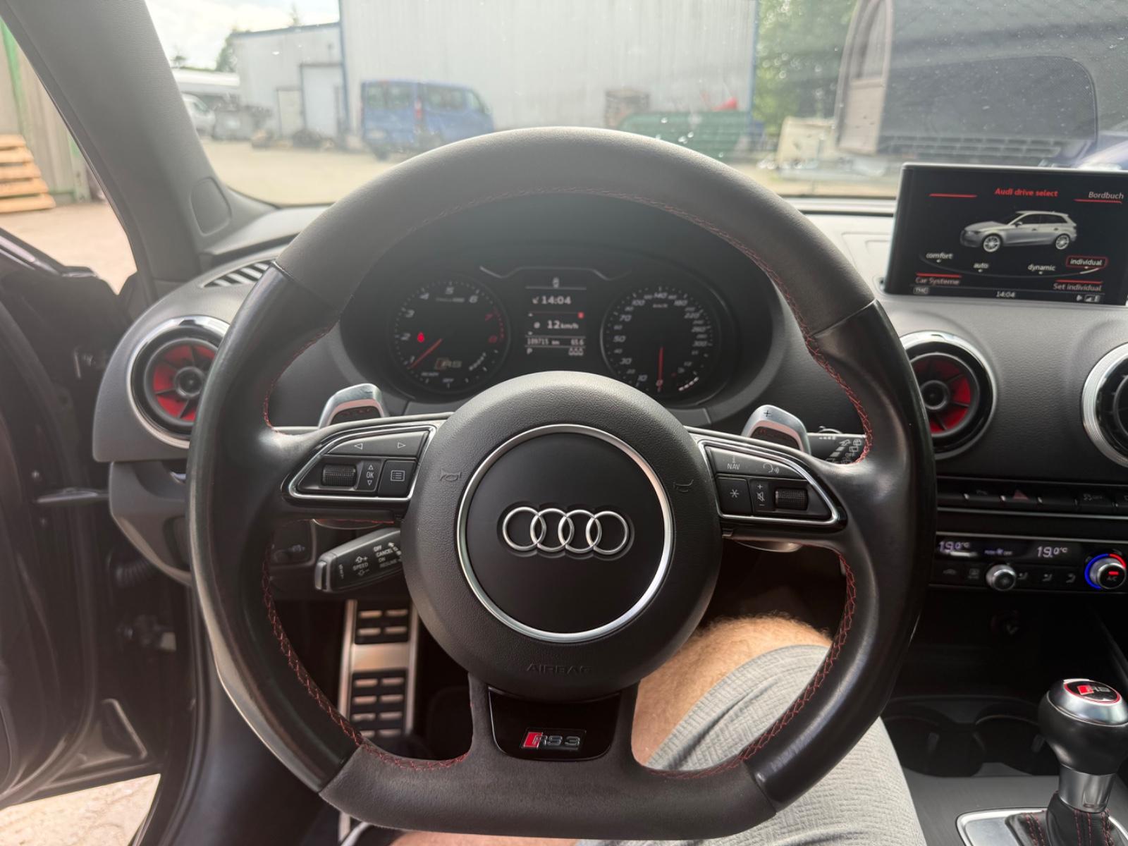 Audi RS3 Sportback 2.5 TFSI 367 ch BVA quattro / Toit panoramique / Magnetic Ride / Cuir Nappa / Jantes 19"