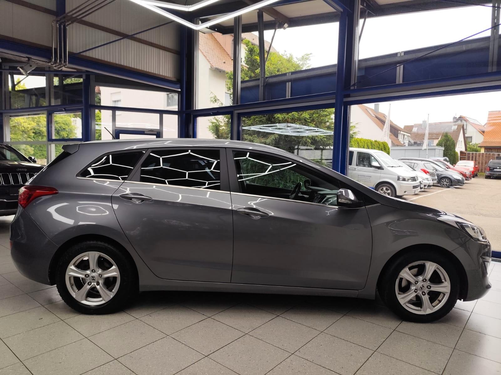 Hyundai i30 2012 — photo 8