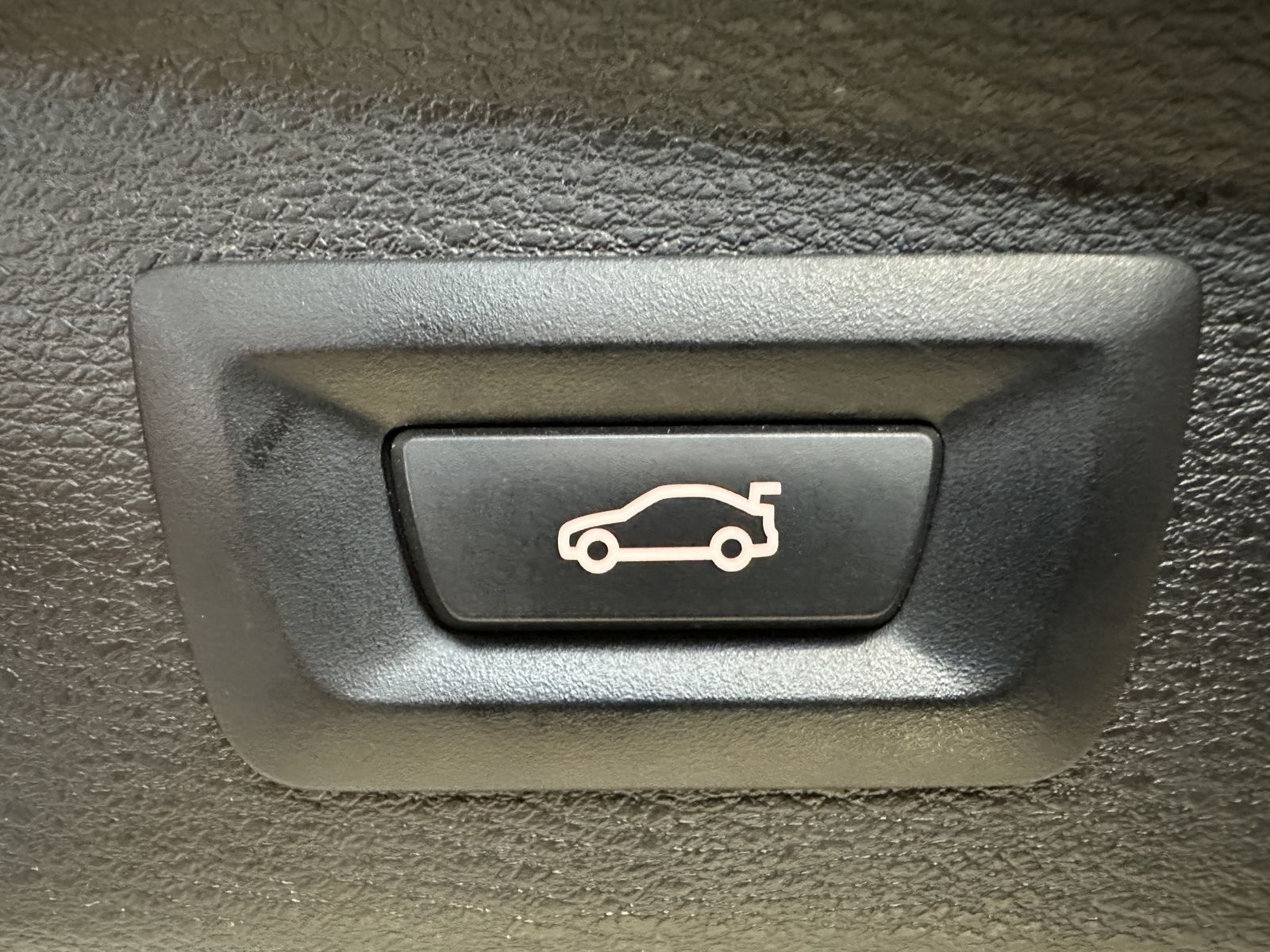 Fahrzeugabbildung BMW X2 xDrive25e M-Sport NAV+LED+KAMERA+HIFI+19ZOLL