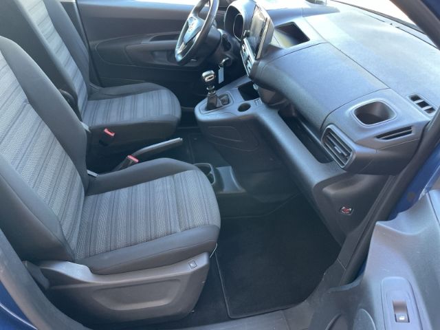 Fahrzeugabbildung Opel Combo Life 1.2 Turbo Edition Navi, Rückfahrkamer