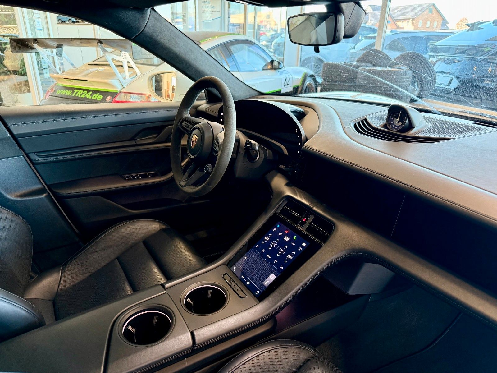 Fahrzeugabbildung Porsche Taycan GTS Panorama/ACC/21Zoll/Keyless