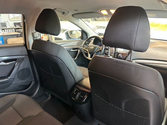 Hyundai i40 cw blue Trend *Navi*AHK*Klima*