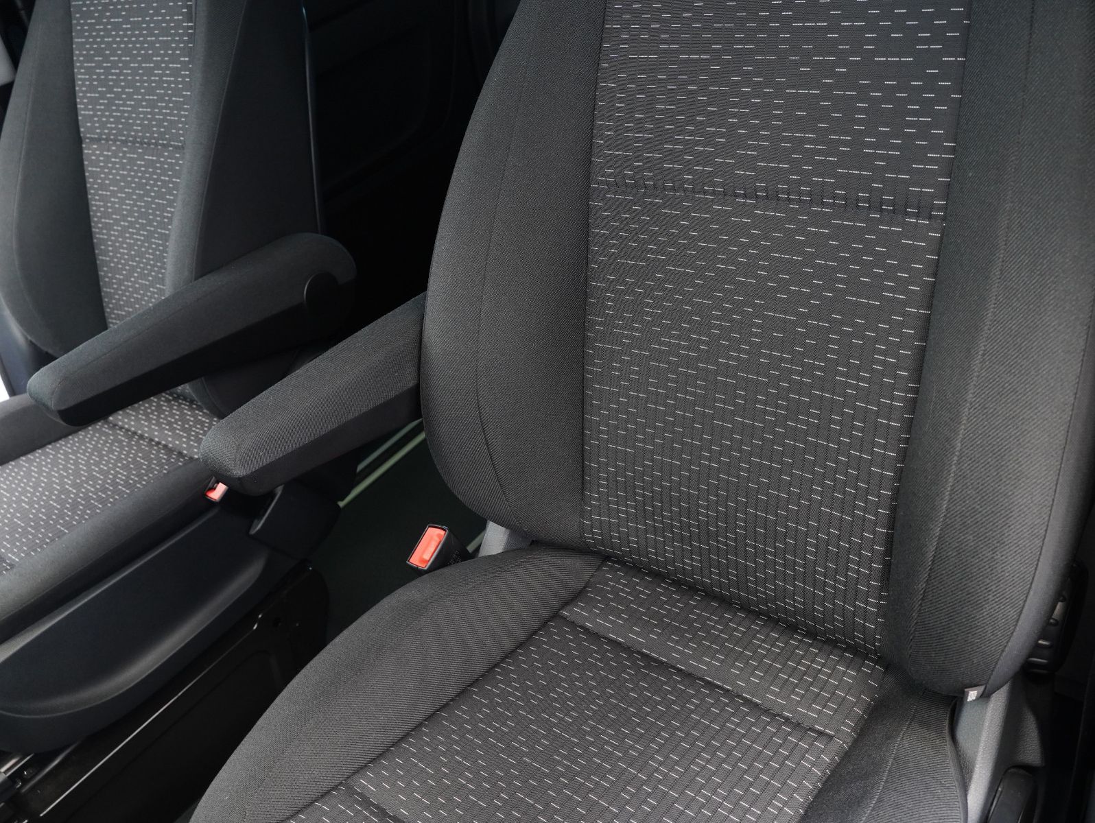 Fahrzeugabbildung Mercedes-Benz Vito Tourer 119 CDI Pro 4x4 lang PÖSSL/KÜCHE