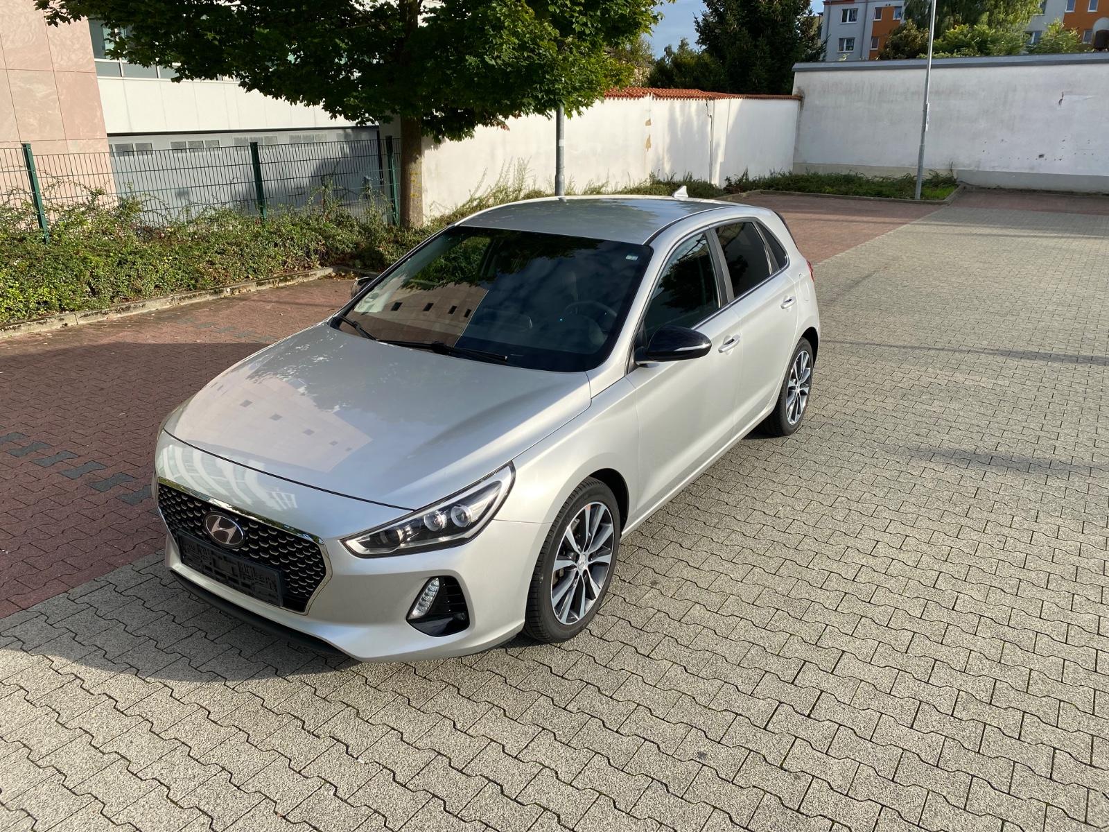 Hyundai i30 1.0 T-GDI/Kamera/Navi/LED/AppleCarPlay