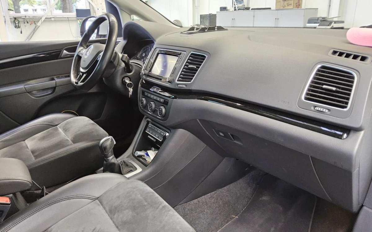 Volkswagen Sharan 2.0 TSI DSG Highline Panorama Leder AHK