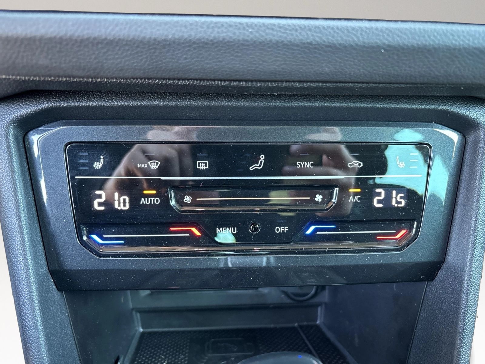 Tiguan Elegance 4Motion 2.0 TDI, AHK, Navi, Matr