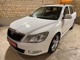 Skoda Octavia Combi 1.8 TSI Ambition Klimaaut Tmp PDC - Skoda Octavia aus 2012 mit Benzin-Antrieb: Kombi