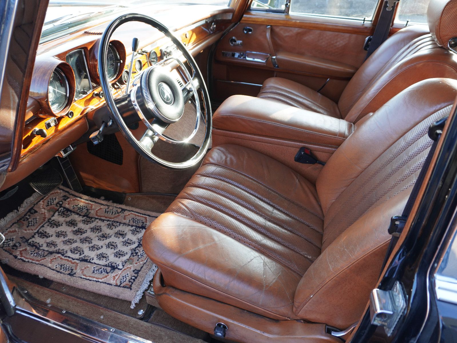 Fahrzeugabbildung Mercedes-Benz 600