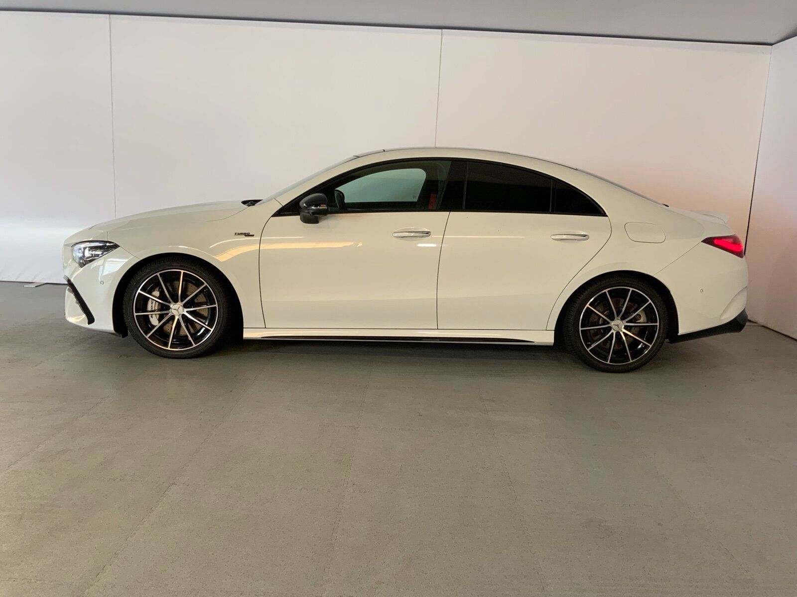 Mercedes-Benz CLA 35 AMG 4M Coupé Pano MultibeamLED Night 360° foto 3