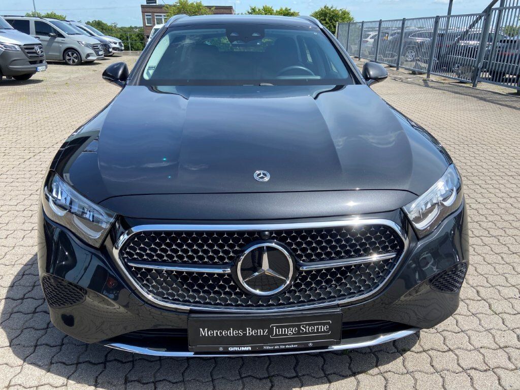 Mercedes-Benz E 300 e T Avantgarde Advanced AHK Distr CarPlay foto 4