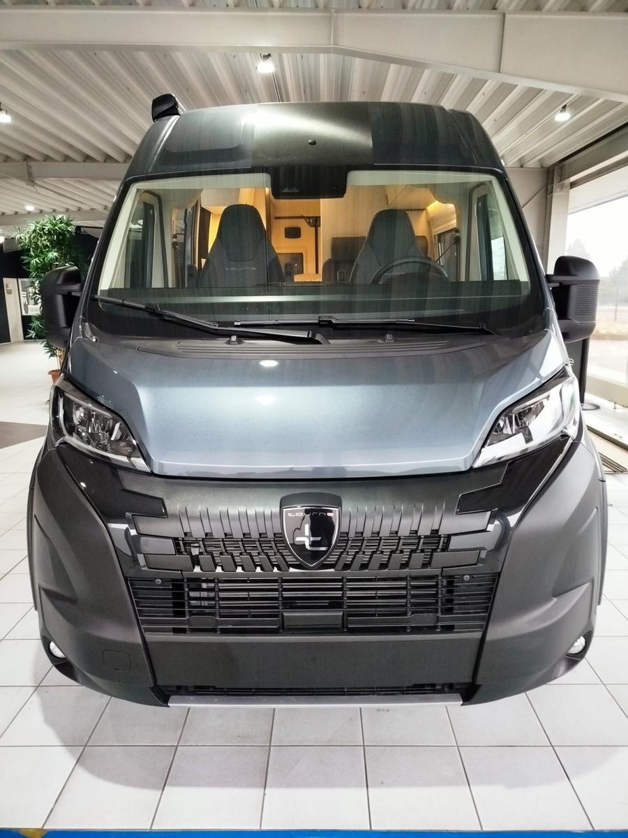 Tourne Cruise 6.4, Grey Fer/180PS/Autom/Standort Berlin