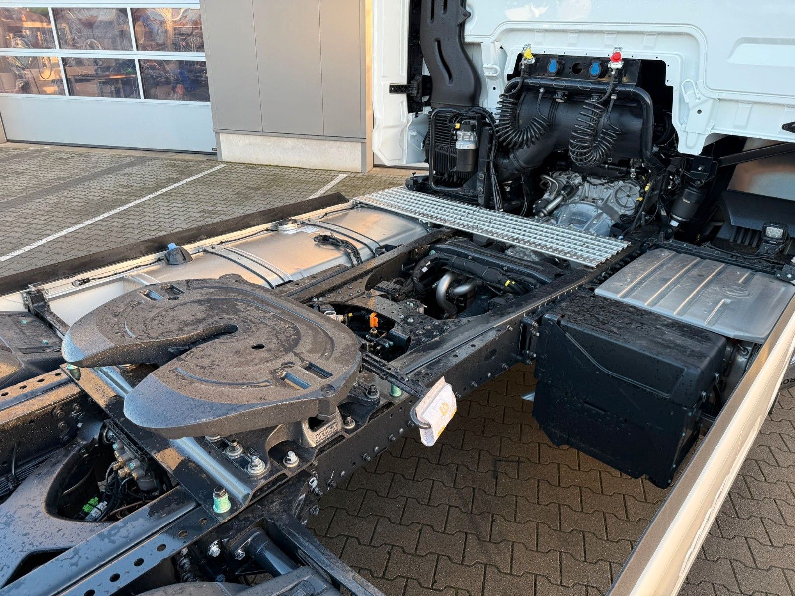 Fahrzeugabbildung MAN TGX 18.520 LL SA Retarder & Nebenantrieb D30