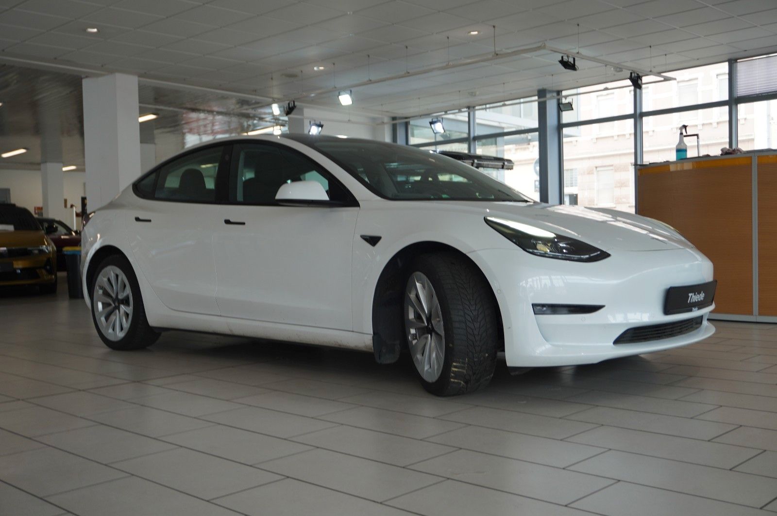 Fahrzeugabbildung Tesla Model 3 LONGRANGE DUAL-MOTOR NAVI/KAMERA/DAB/AMD