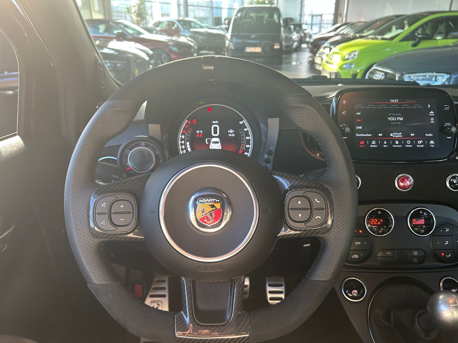 Fahrzeugabbildung Abarth 695 75 Anniversario 1.4 T-Jet BEATS