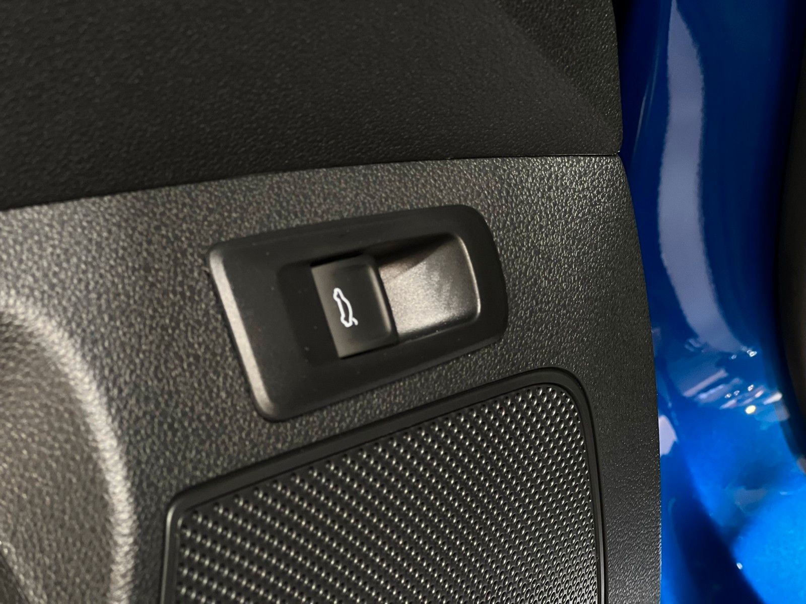 Fahrzeugabbildung SKODA Karoq Sportline 4x4 -Leder - AHK - Pano - Rfk