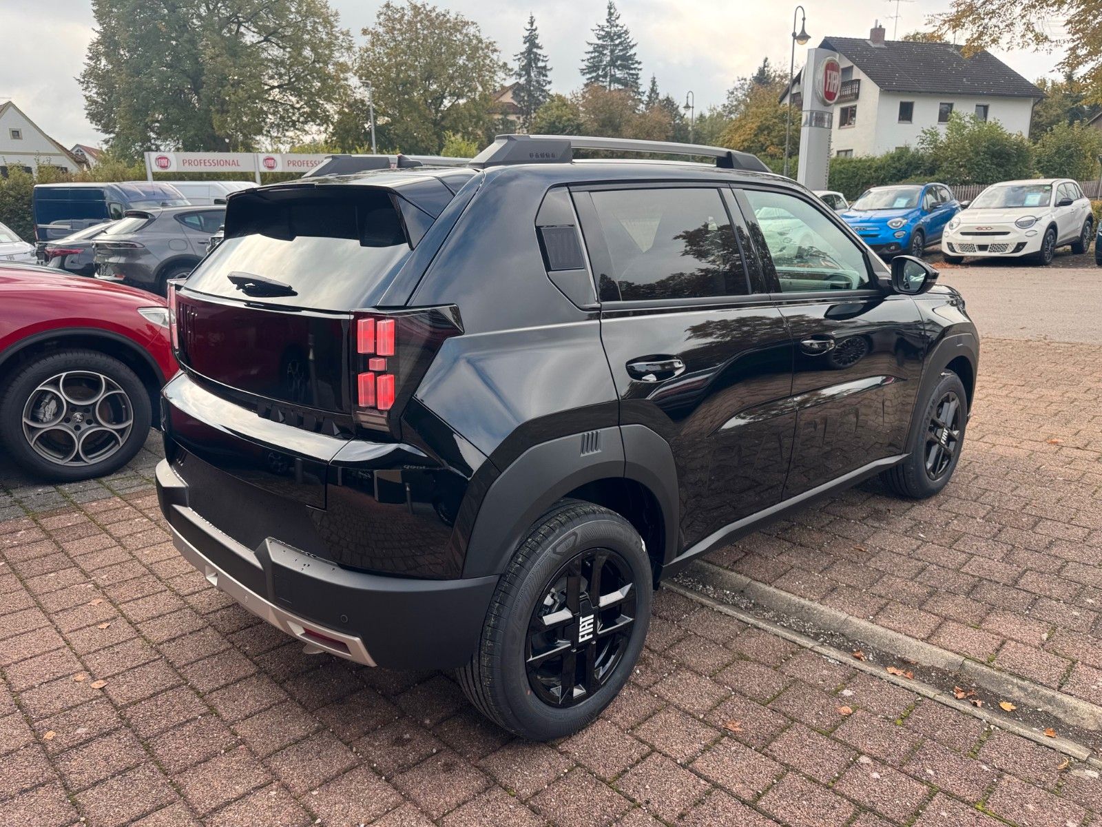Fahrzeugabbildung Fiat Grande Panda 100 PS Automatik Icon Navi Kamera