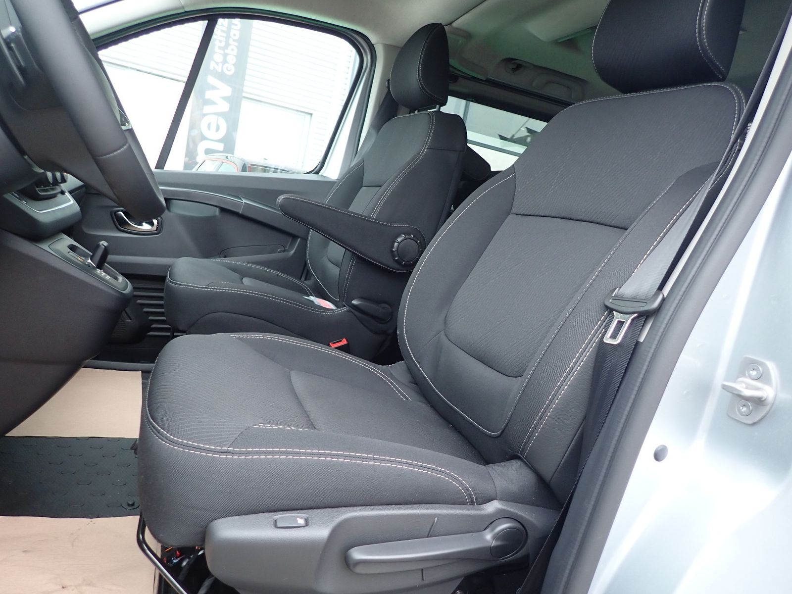 Fahrzeugabbildung Renault Trafic Pkw Evolution Blue dCi 170 Automatik MY25